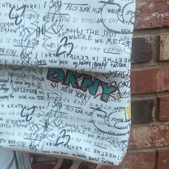 DKNY / Donna Koran Backpack 🎒 - Picture 7 of 8